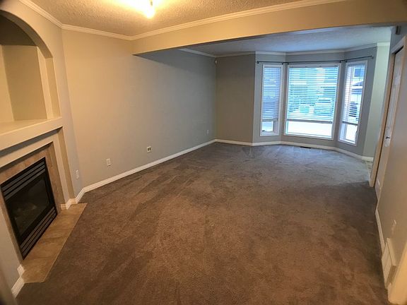 3rd image of 176 Bear Paw Dr