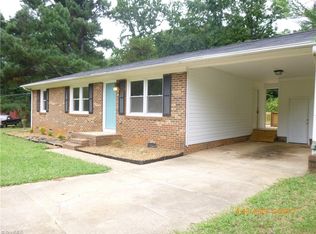 7707 Newsome Ct, Browns Summit, NC 27214