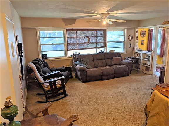 5th image of 915 Sheridan St