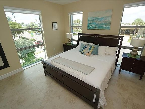 5th image of 4511 El Mar Dr APT 201