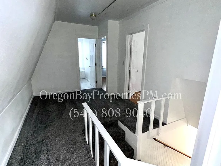 1596 McPherson St — Photo 17