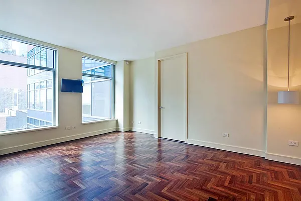 Rented by Town Residential | media 9