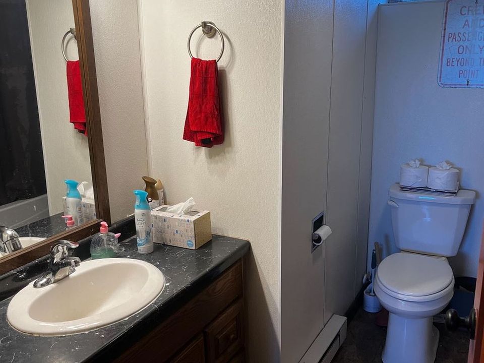 1st image of 216 18th Ave E #9401996