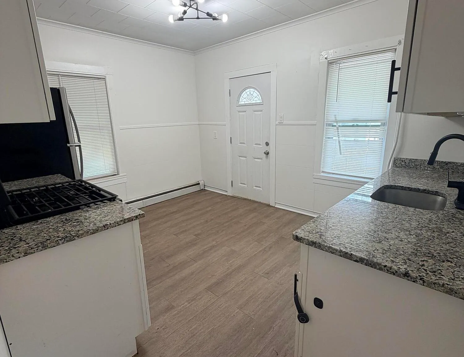 1436 N Sumner Ave — Photo 4