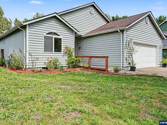 2nd image of 2967 SE Summerfield Dr