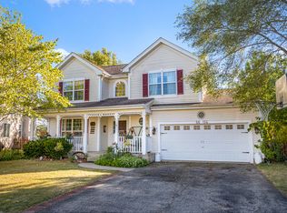 5604 McKenzie Dr, Lake In The Hills, IL 60156