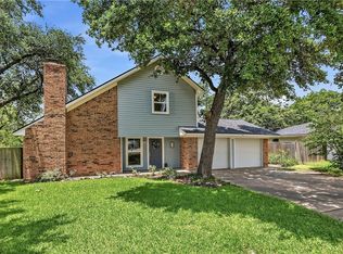 1405 Broadmoor Dr, Bryan, TX 77802
