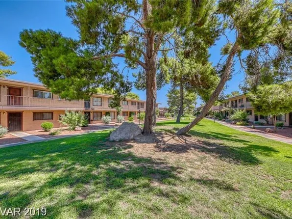 565 N Royal Crest Cir #19, Las Vegas, NV 89169