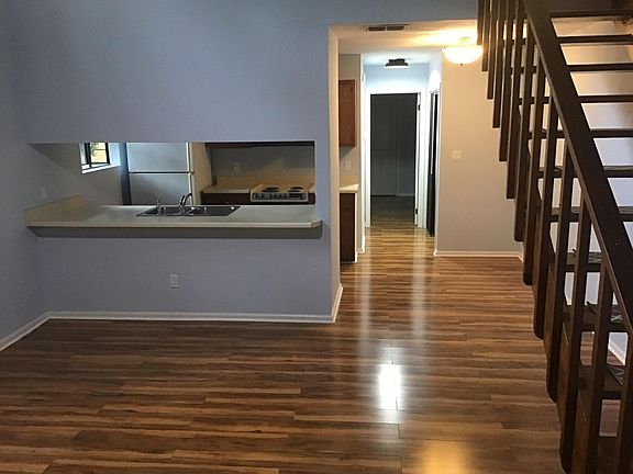 3rd image of 125 Whetherbine Way W