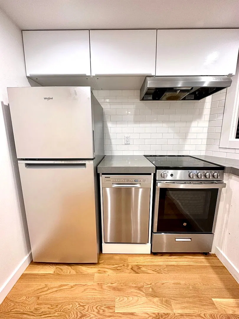 2849 Fillmore Street — Photo 4