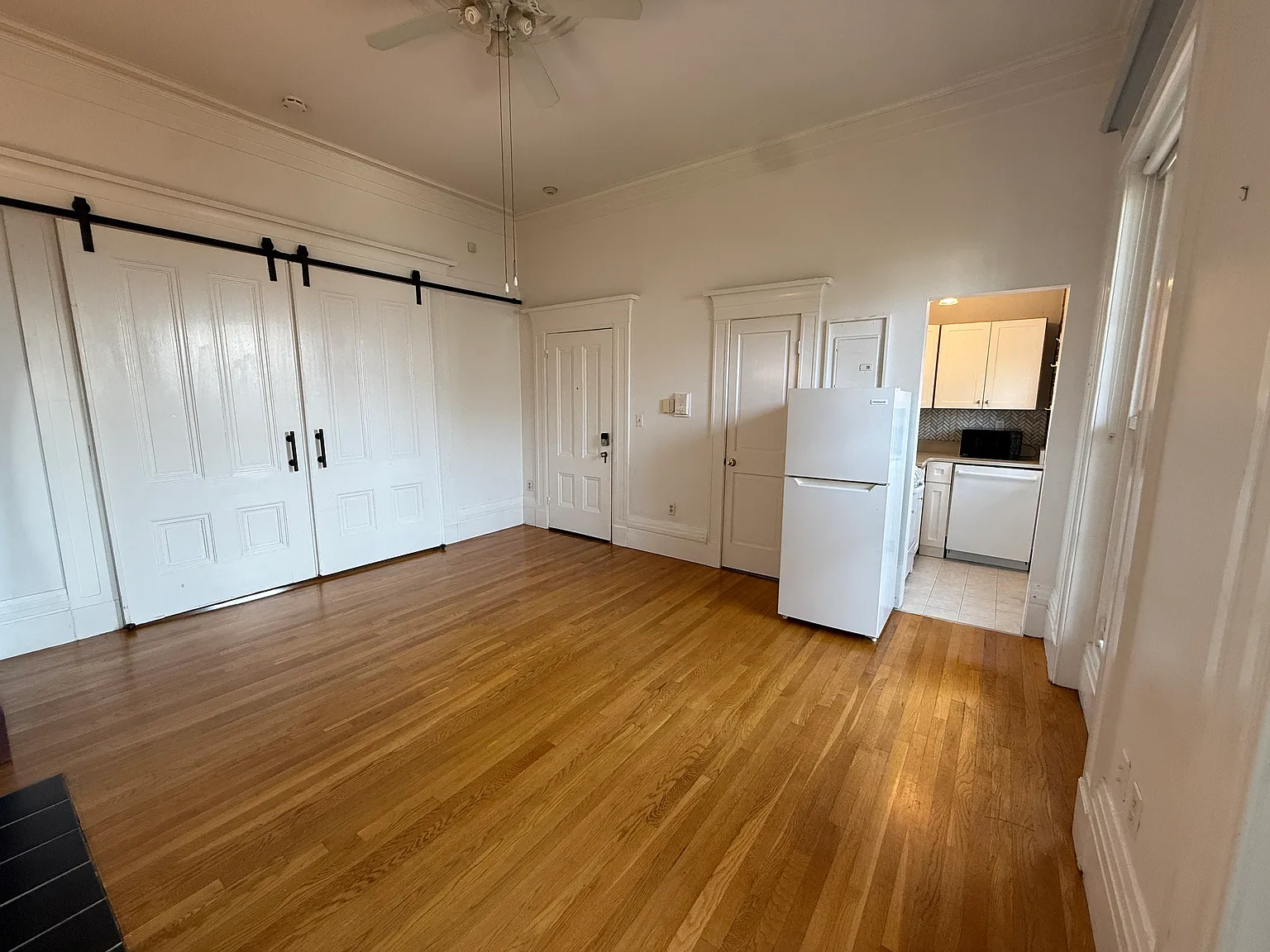 1 bed, 550 sqft, $2,600 — Photo 2