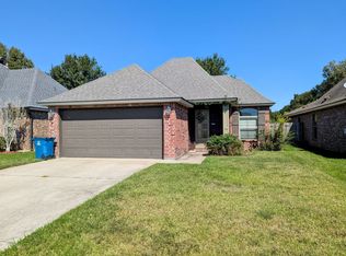 406 Milton Estates Ln, Youngsville, LA 70592