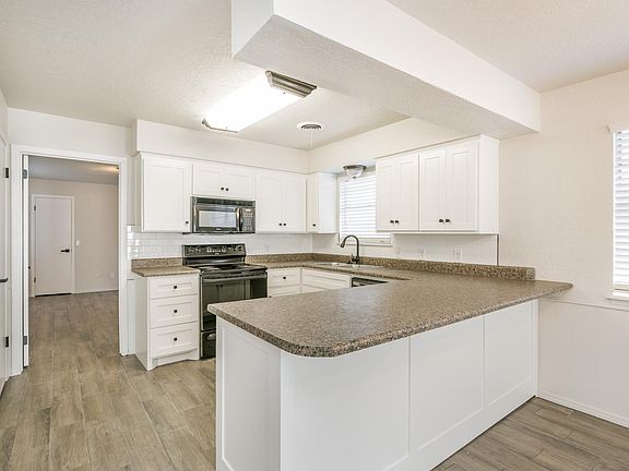 3rd image of 6008 Estacado Ln