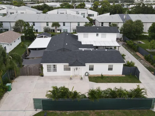 1613 Sherwood Avenue, Mangonia Park, FL 33407