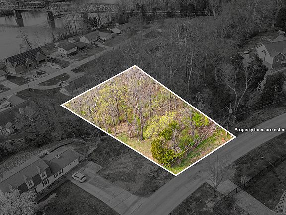 3rd image of 2044 Malvern Dr