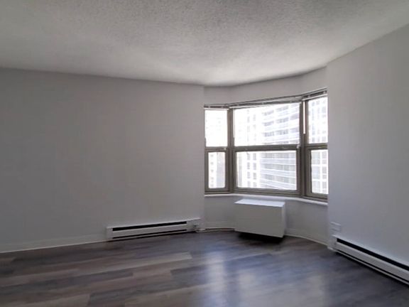 4th image of 61 W Chestnut St