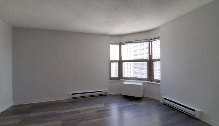 61 W Chestnut St — Photo 4