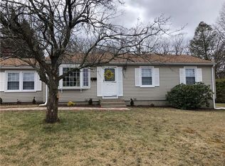 127 Bayberry Rd, Woonsocket, RI 02895