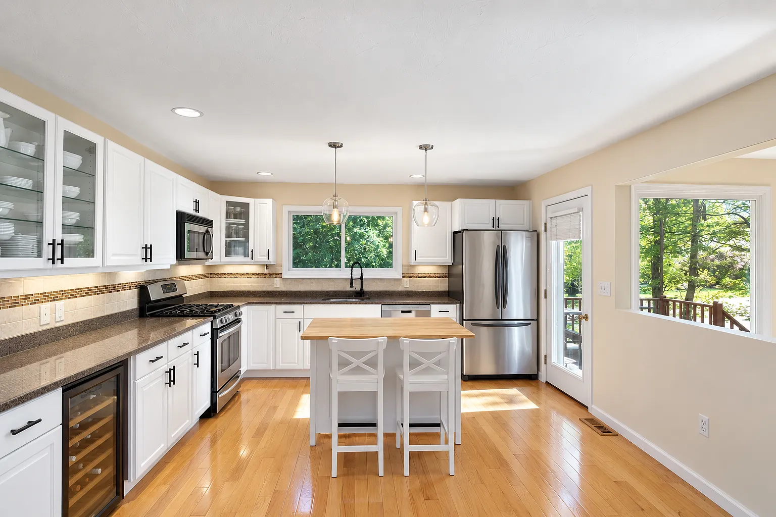 2 bed, 2.5 bath, 2046 sqft, $3,500 — Photo 1