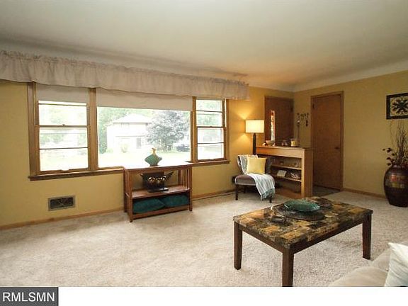 3rd image of 1011 16th Ave N