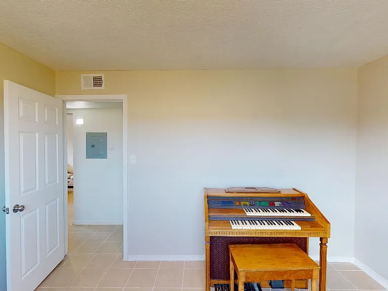 1039 Sage St — Photo 11