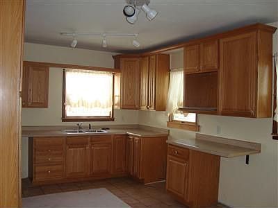 4th image of 306 A Ave E