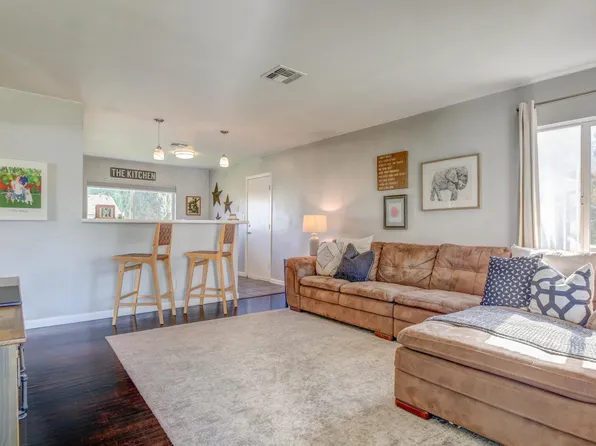 1424 Kitchner Rd, Sacramento, CA 95822