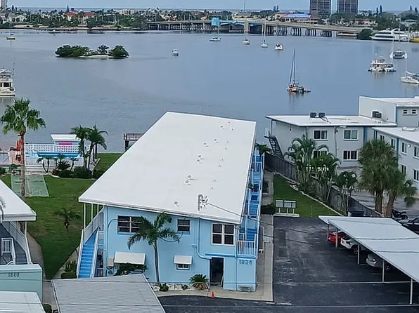 1834 Shore Dr S APT 2, South Pasadena, FL 33707