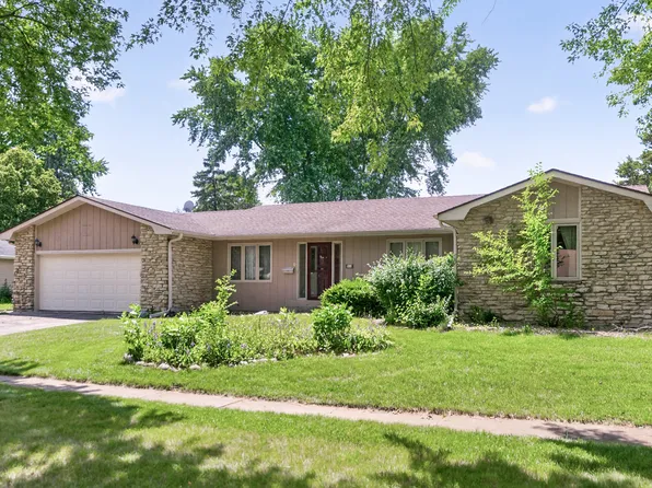 113 Ebbesen Dr, Dekalb, IL 60115