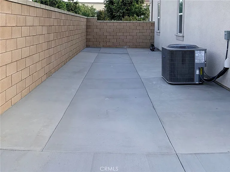 26756 Bermudez St — Photo 46