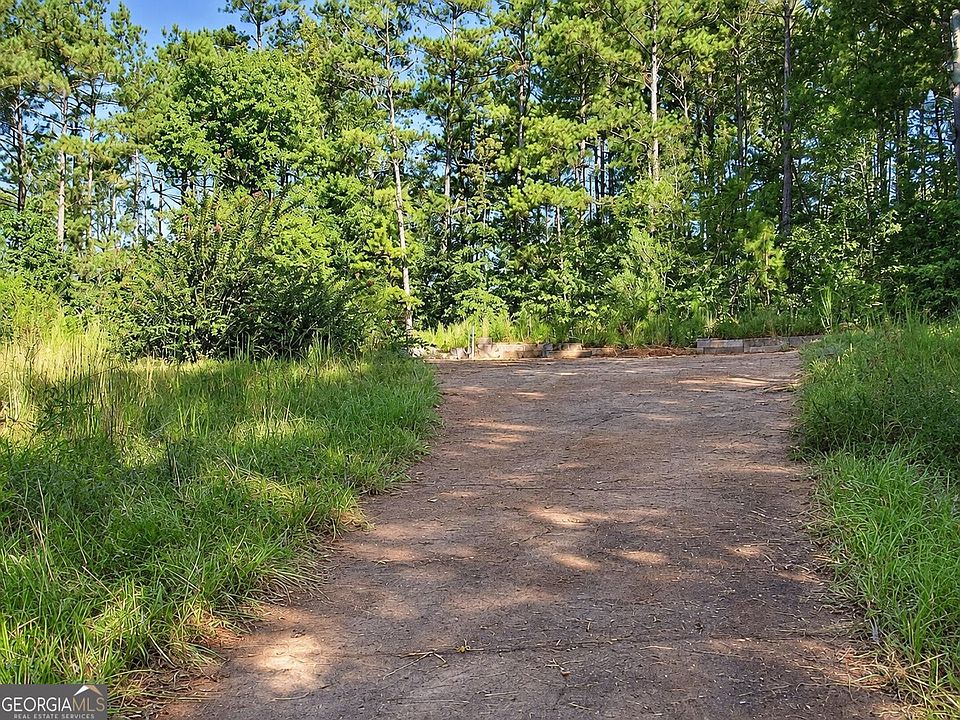 2nd image of 818 Rock Quarry Rd