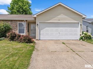 121 Agustus Ln, Springfield, IL 62703