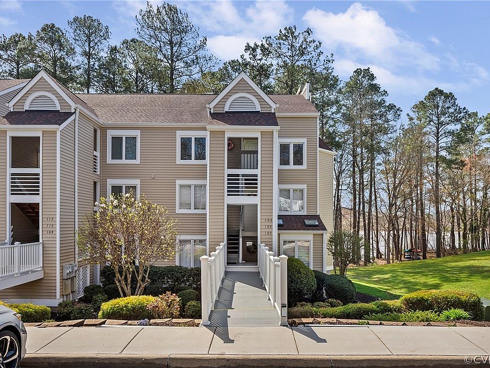 1st image of 106 Water Pointe Ct #106