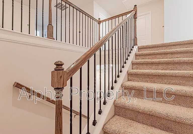 540 Yellow Fox Rd — Photo 32