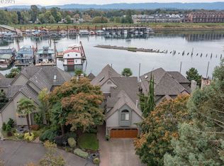 366 N Lotus Isle Dr, Portland, OR 97217