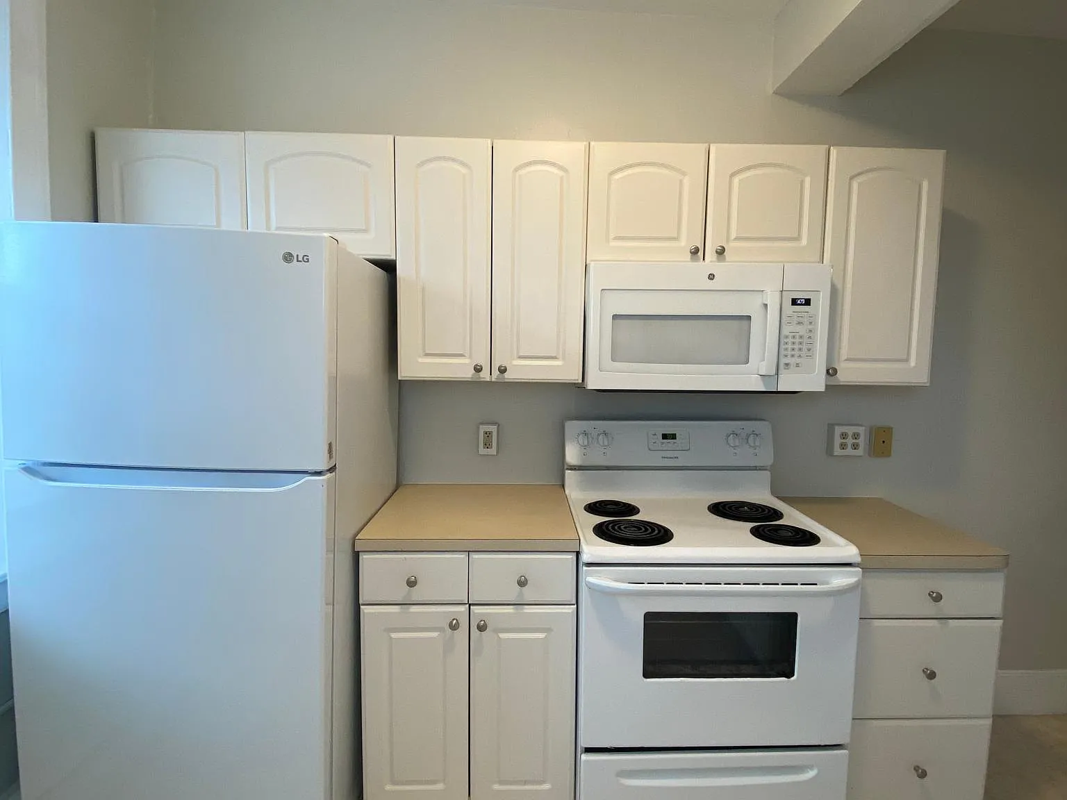 111 High St — Photo 1
