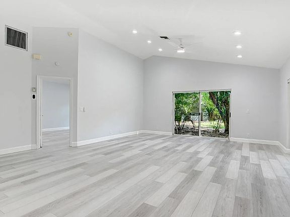 4th image of 7601 Forest Green Ln