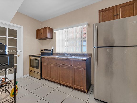 4th image of 1478 NW 74th St