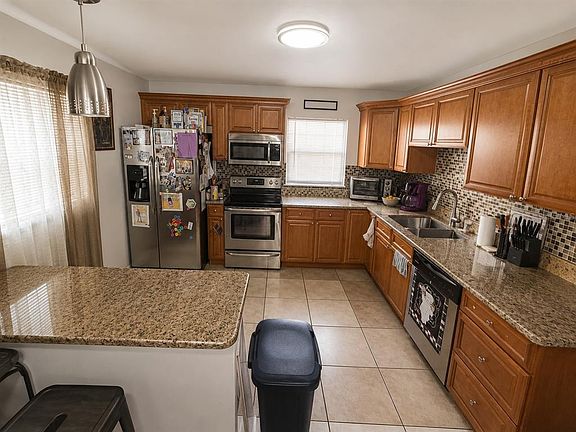 3rd image of 7507 W CARACAS STREET