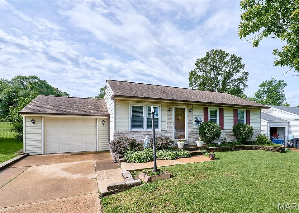 1st image of 10808 Three Court Dr