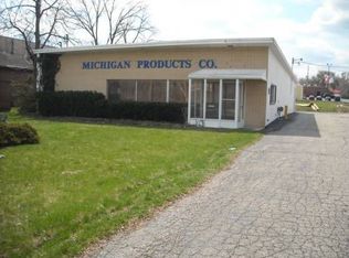 1045 Grant St, Fenton, MI 48430
