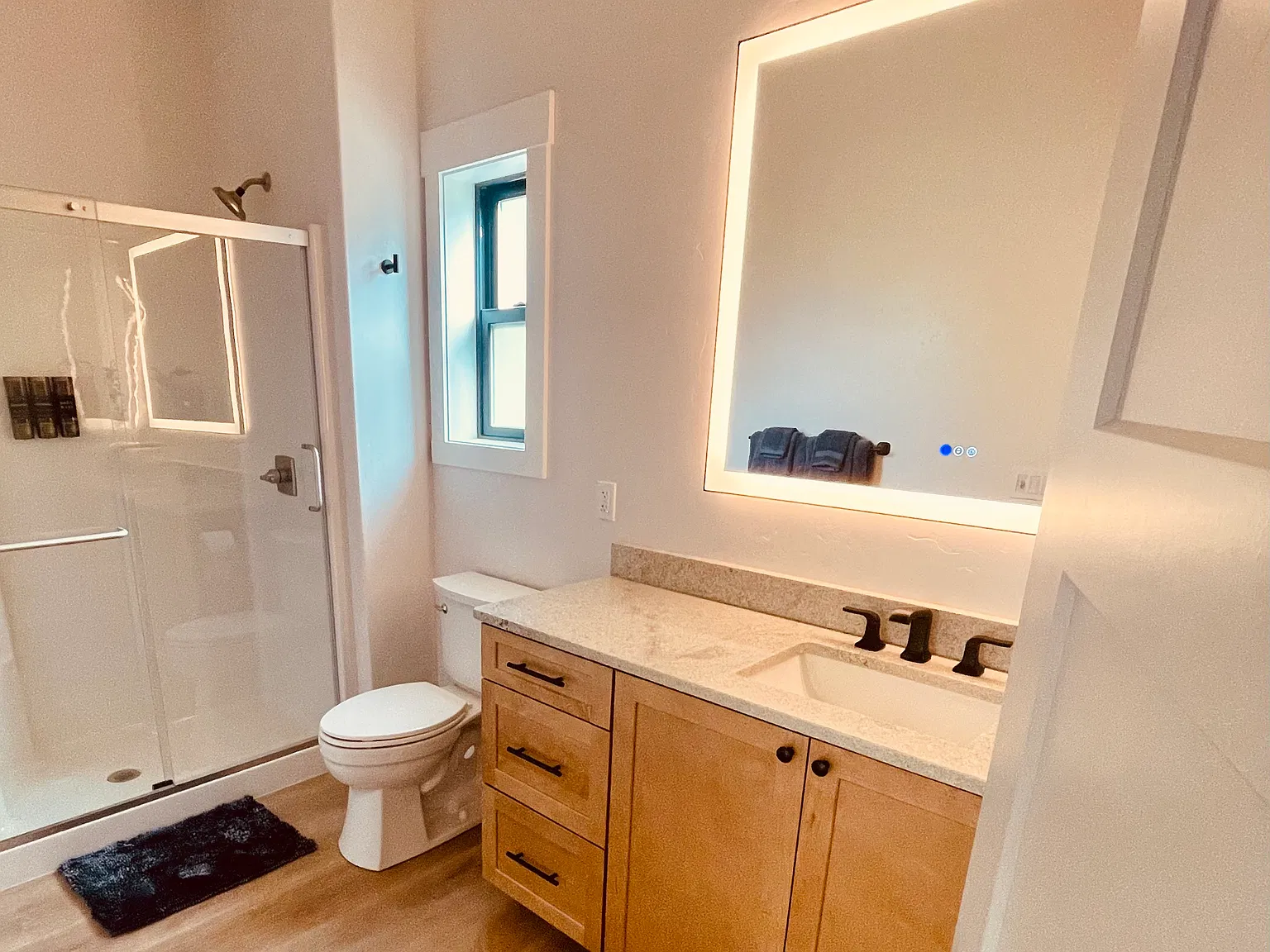 1 bed, 900 sqft, $1,900 — Photo 3