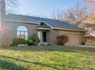 7133 SW Robins Dr, Topeka, KS 66610