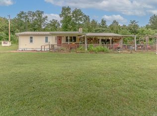 1335 N Fairview Rd, Mammoth Spring, AR 72554