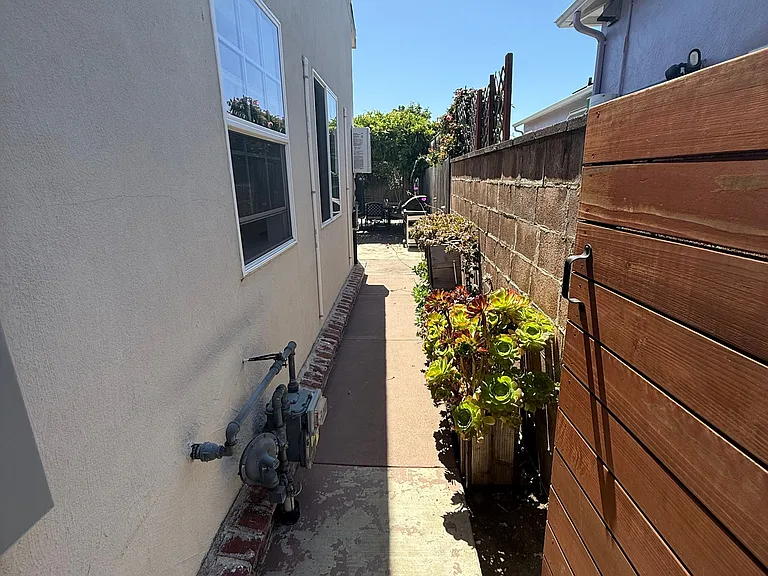 411 Helen Dr — Photo 11
