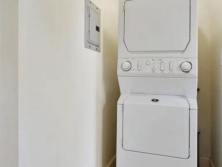 73 Panoramic Way — Photo 3