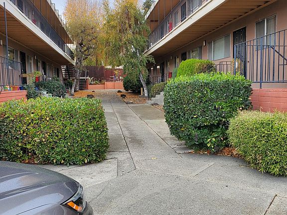 4th image of 3031 Pleitner Ave #14