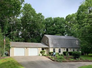 84 Colvintown Rd, Coventry, RI 02816