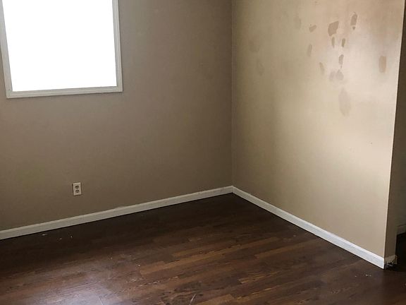 Living / Dining Area