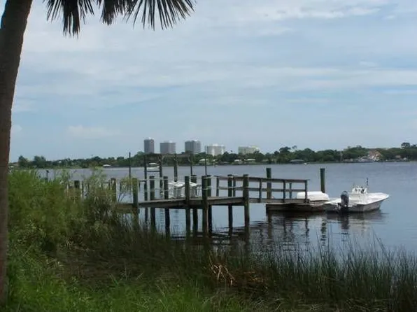 1230 Riverside Dr, Holly Hill, FL 32117